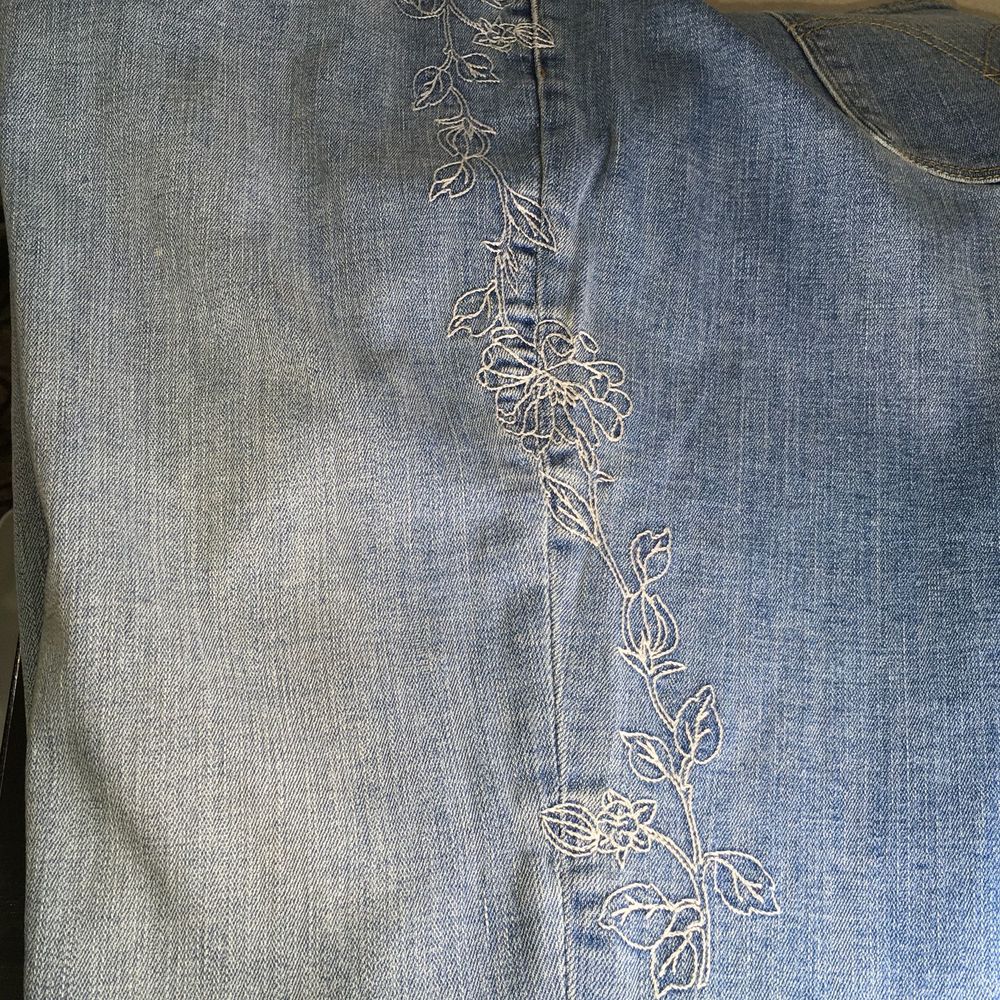 Levi Classic Bootcut Washed Blue Jeans - Picture 4 of 11